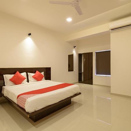 Oyo 22964 Kundan Lawns Hotel Shirdi Exterior foto