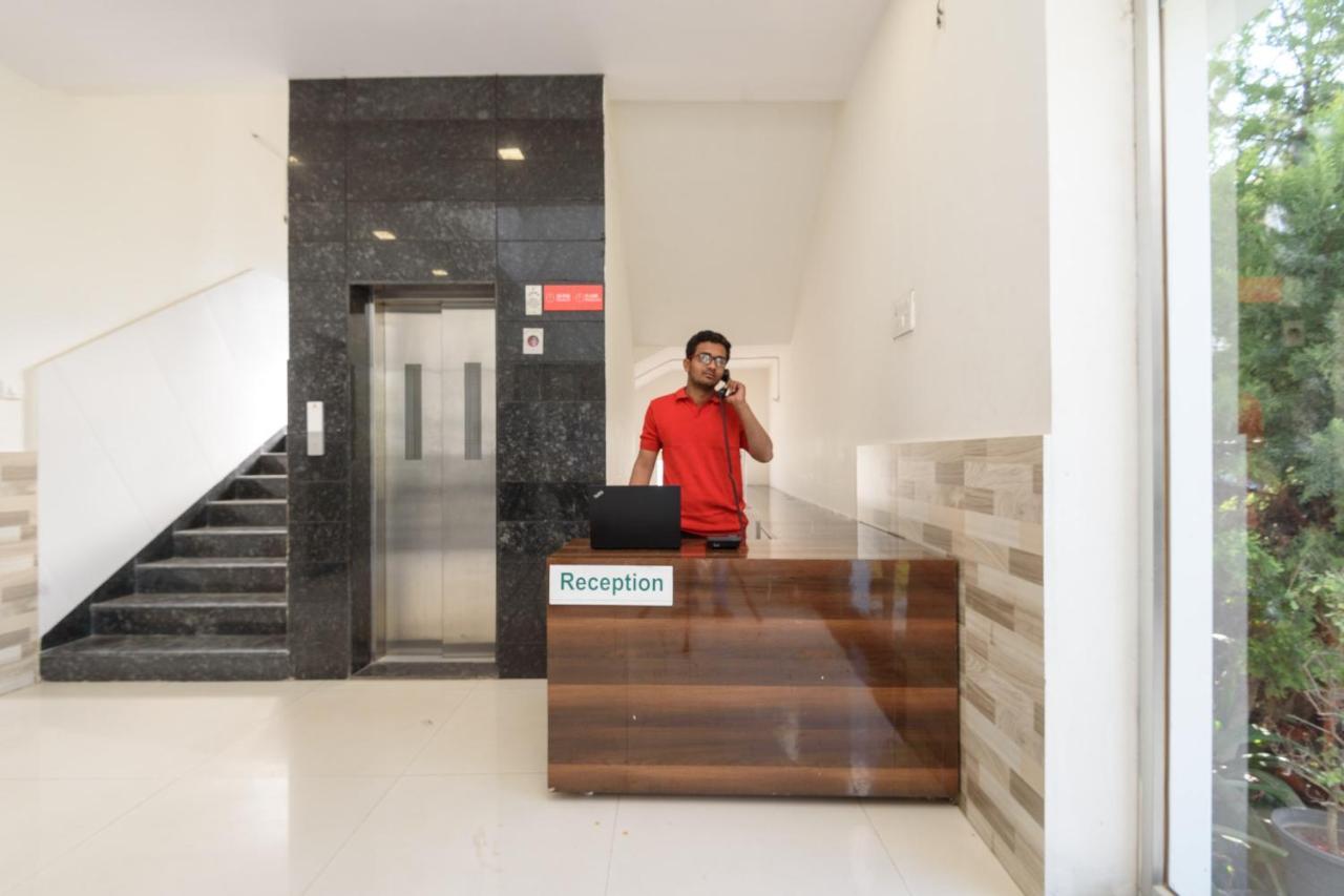 Oyo 22964 Kundan Lawns Hotel Shirdi Exterior foto