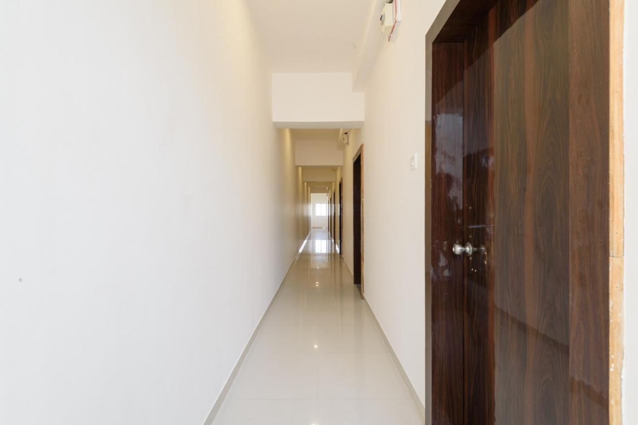 Oyo 22964 Kundan Lawns Hotel Shirdi Exterior foto